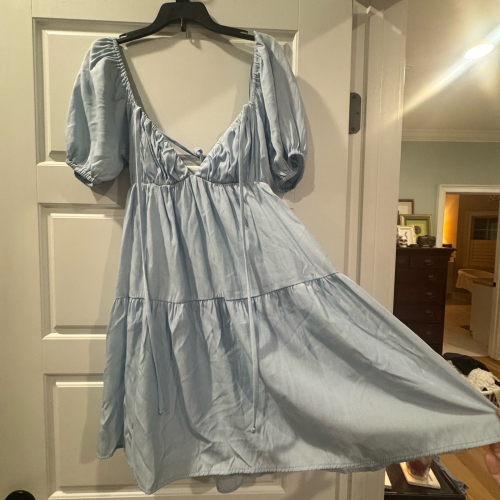 EUC Victoria + Sophia Light Blue Dress size Small